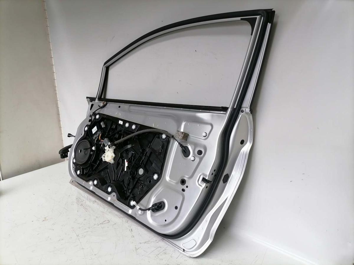 Ford Fiesta MK7 original Tür vorn rechts Polar Silber Metallic 3-Türer Delle vorn Bj.2018